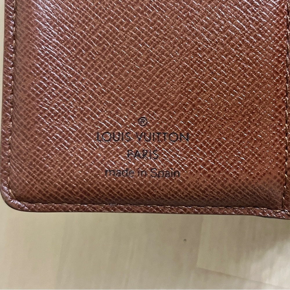 LOUIS VUITTON Kiss-Lock Monogram Canvas Leather Bifold Wallet - Picture 12 of 15